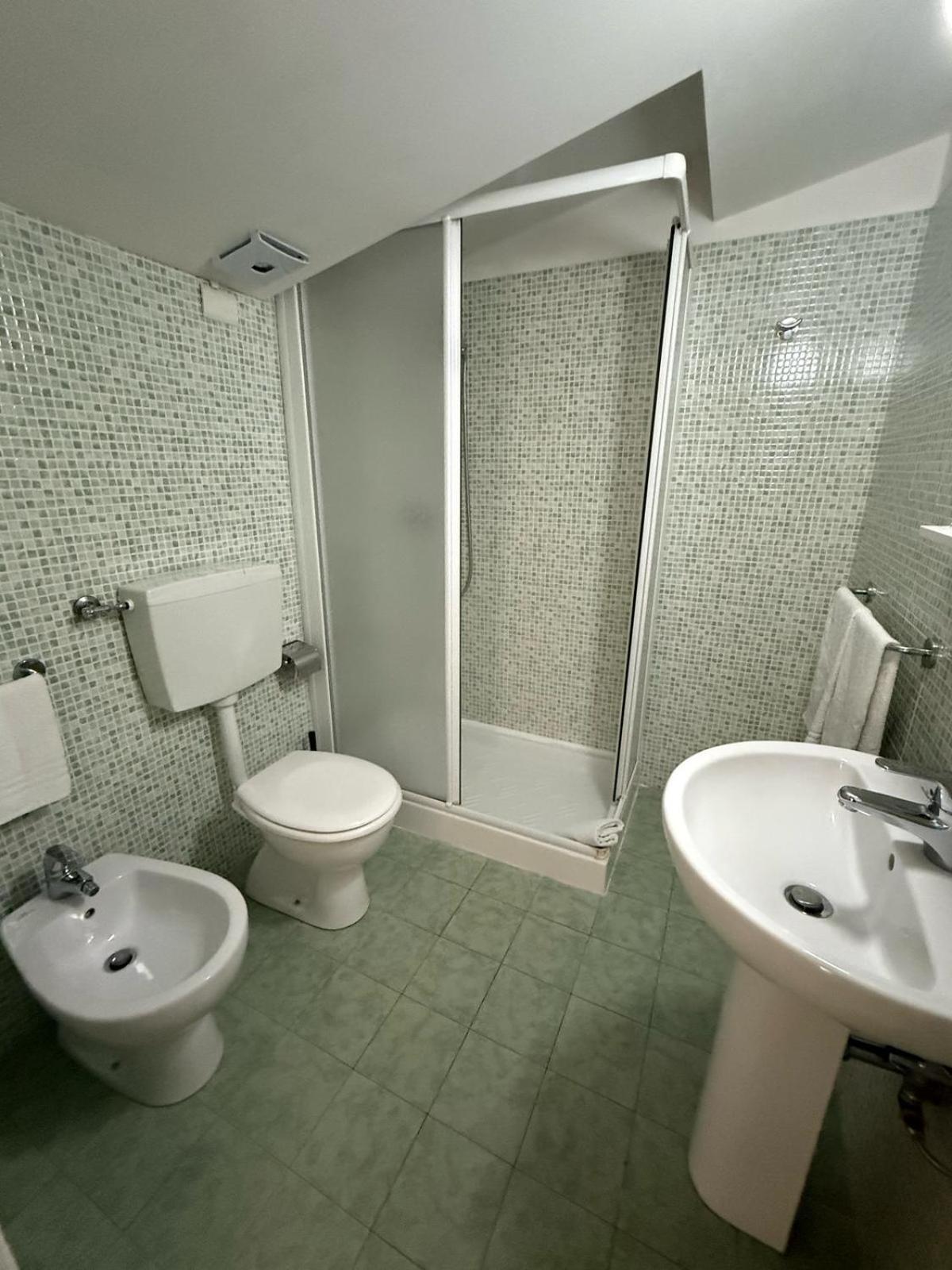Via Mameli 5 Otel Sanremo Dış mekan fotoğraf